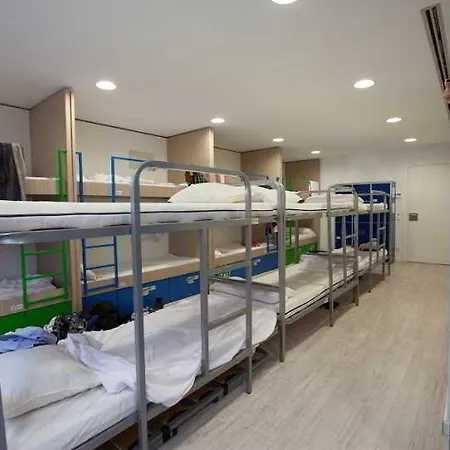 Onefam Ramblas Vandrerhjem Barcelona