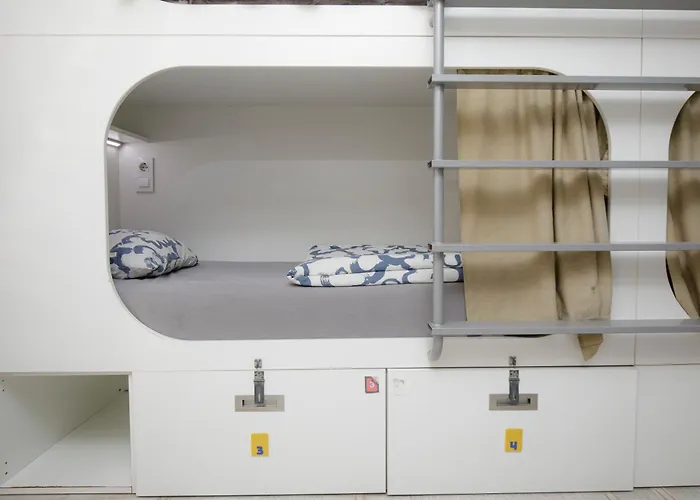 Onefam Ramblas Albergue