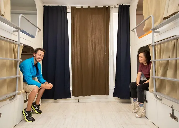 Onefam Ramblas Albergue Barcelona