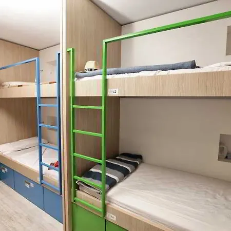 Hostel Onefam Ramblas Barcelona